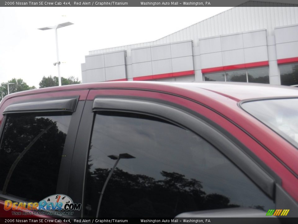 2006 Nissan Titan SE Crew Cab 4x4 Red Alert / Graphite/Titanium Photo #10