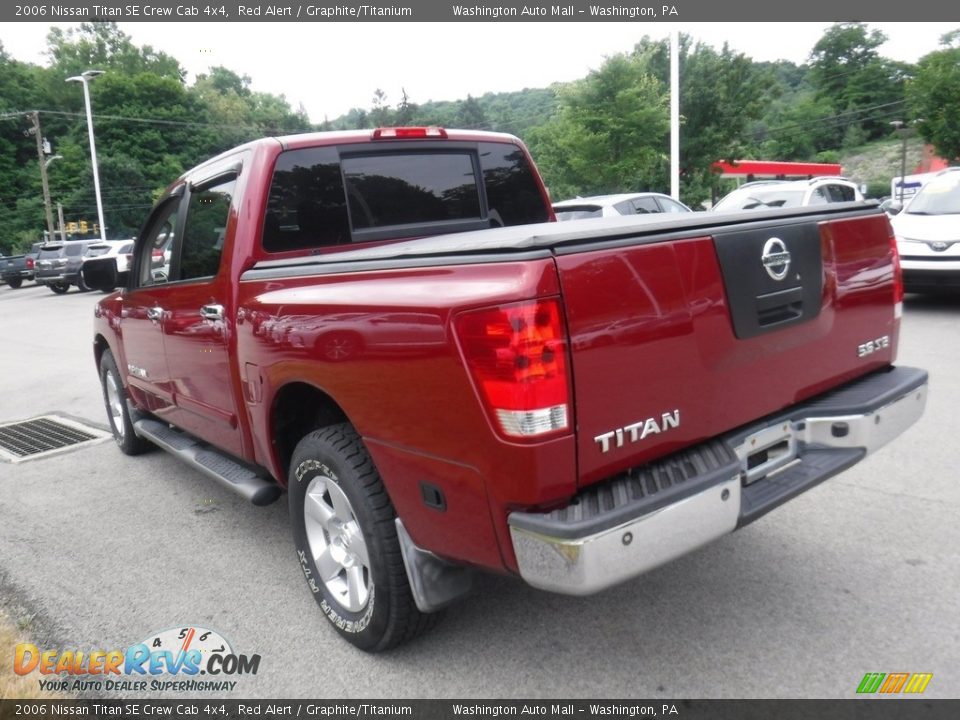 2006 Nissan Titan SE Crew Cab 4x4 Red Alert / Graphite/Titanium Photo #15