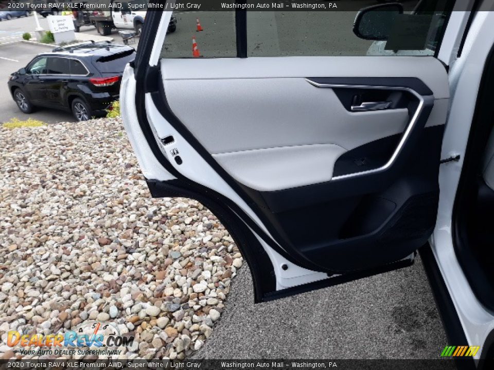 2020 Toyota RAV4 XLE Premium AWD Super White / Light Gray Photo #28