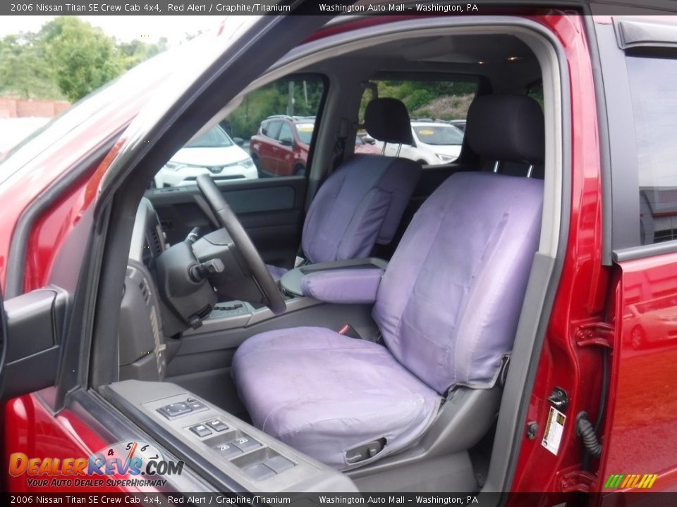 2006 Nissan Titan SE Crew Cab 4x4 Red Alert / Graphite/Titanium Photo #23