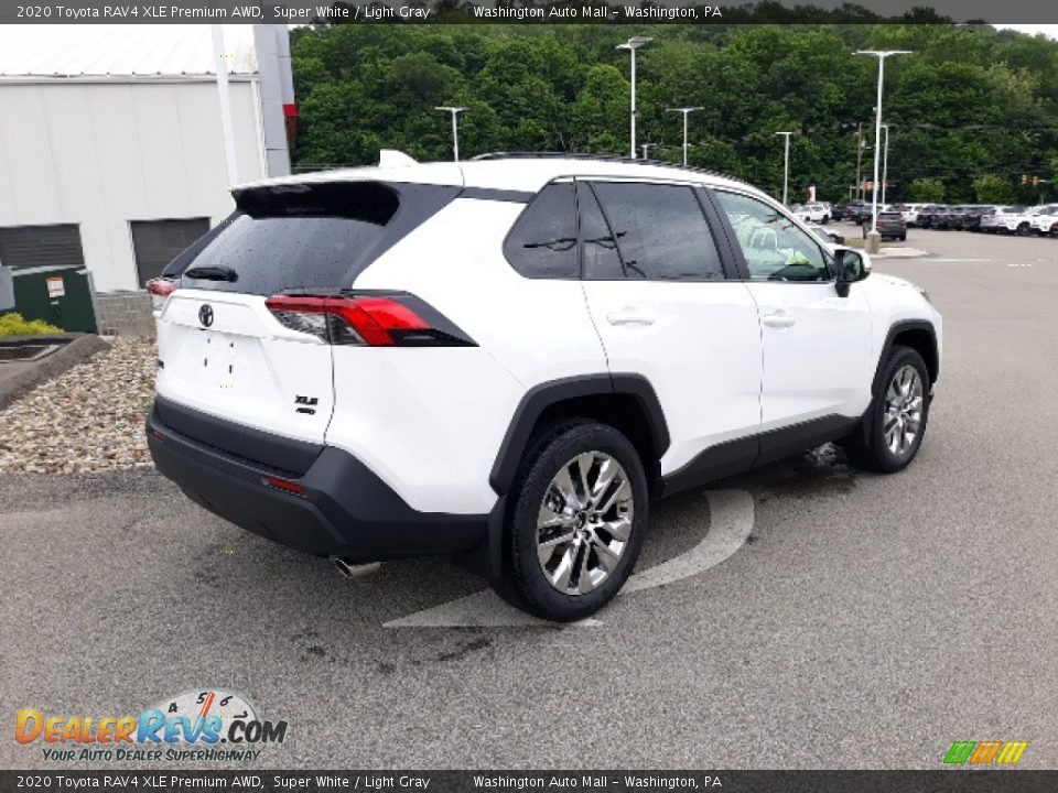 2020 Toyota RAV4 XLE Premium AWD Super White / Light Gray Photo #32