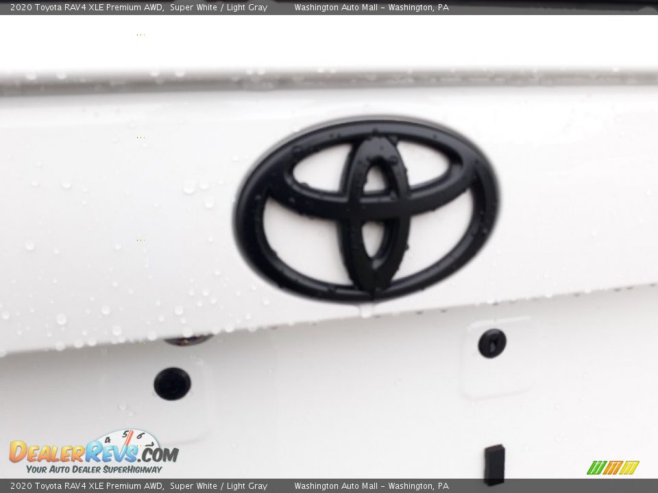 2020 Toyota RAV4 XLE Premium AWD Super White / Light Gray Photo #36