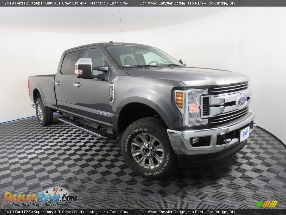 2019 Ford F250 Super Duty XLT Crew Cab 4x4 Magnetic / Earth Gray Photo #4