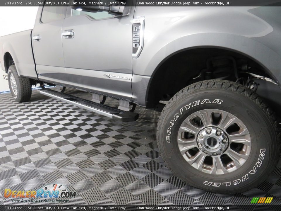 2019 Ford F250 Super Duty XLT Crew Cab 4x4 Magnetic / Earth Gray Photo #5
