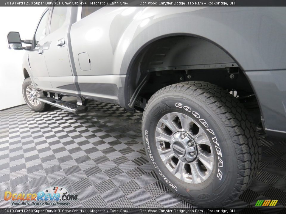 2019 Ford F250 Super Duty XLT Crew Cab 4x4 Magnetic / Earth Gray Photo #11