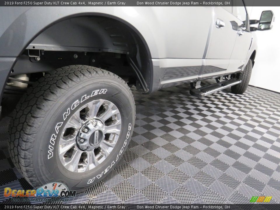 2019 Ford F250 Super Duty XLT Crew Cab 4x4 Magnetic / Earth Gray Photo #18