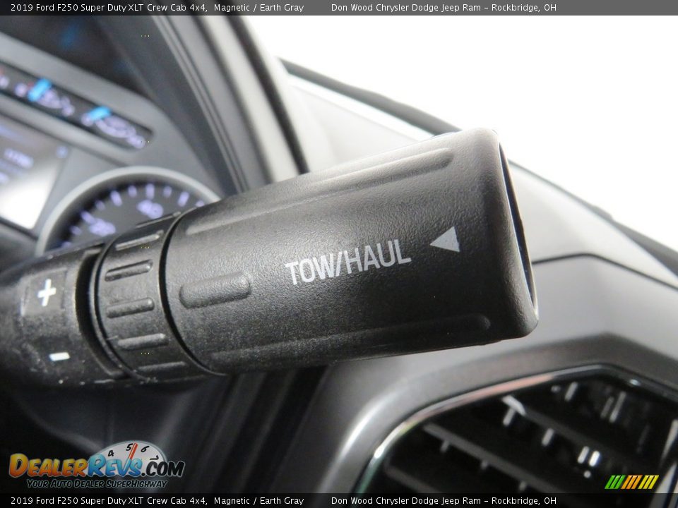 2019 Ford F250 Super Duty XLT Crew Cab 4x4 Magnetic / Earth Gray Photo #25