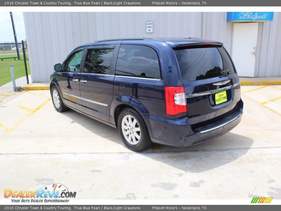 2016 Chrysler Town & Country Touring True Blue Pearl / Black/Light Graystone Photo #8