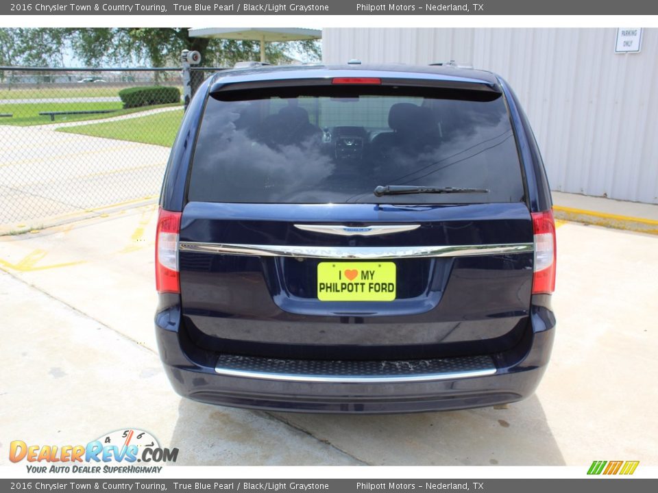 2016 Chrysler Town & Country Touring True Blue Pearl / Black/Light Graystone Photo #9