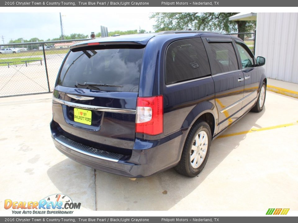 2016 Chrysler Town & Country Touring True Blue Pearl / Black/Light Graystone Photo #10