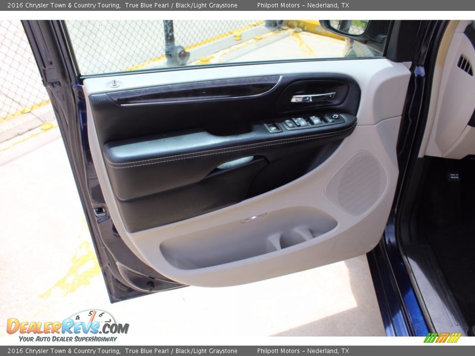 2016 Chrysler Town & Country Touring True Blue Pearl / Black/Light Graystone Photo #14