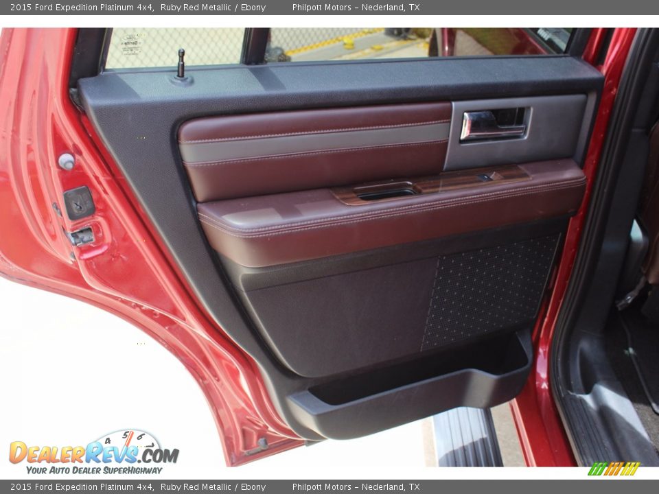 2015 Ford Expedition Platinum 4x4 Ruby Red Metallic / Ebony Photo #25