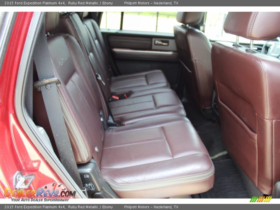 2015 Ford Expedition Platinum 4x4 Ruby Red Metallic / Ebony Photo #31