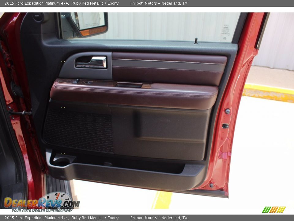 2015 Ford Expedition Platinum 4x4 Ruby Red Metallic / Ebony Photo #32