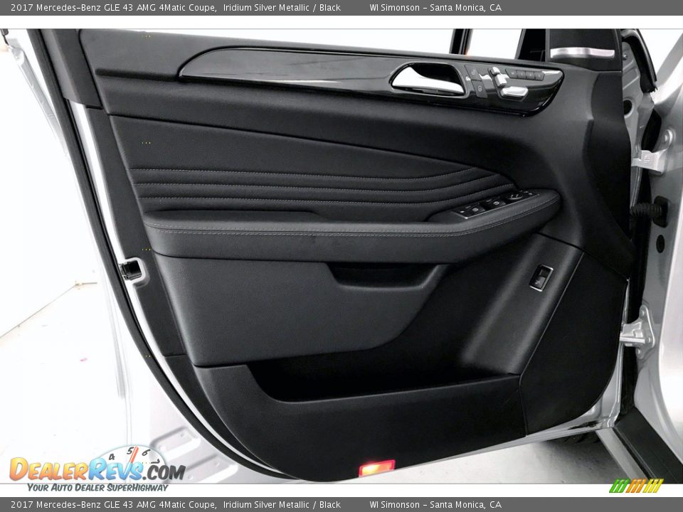 Door Panel of 2017 Mercedes-Benz GLE 43 AMG 4Matic Coupe Photo #25