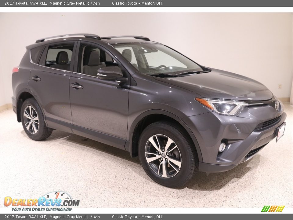 2017 Toyota RAV4 XLE Magnetic Gray Metallic / Ash Photo #1