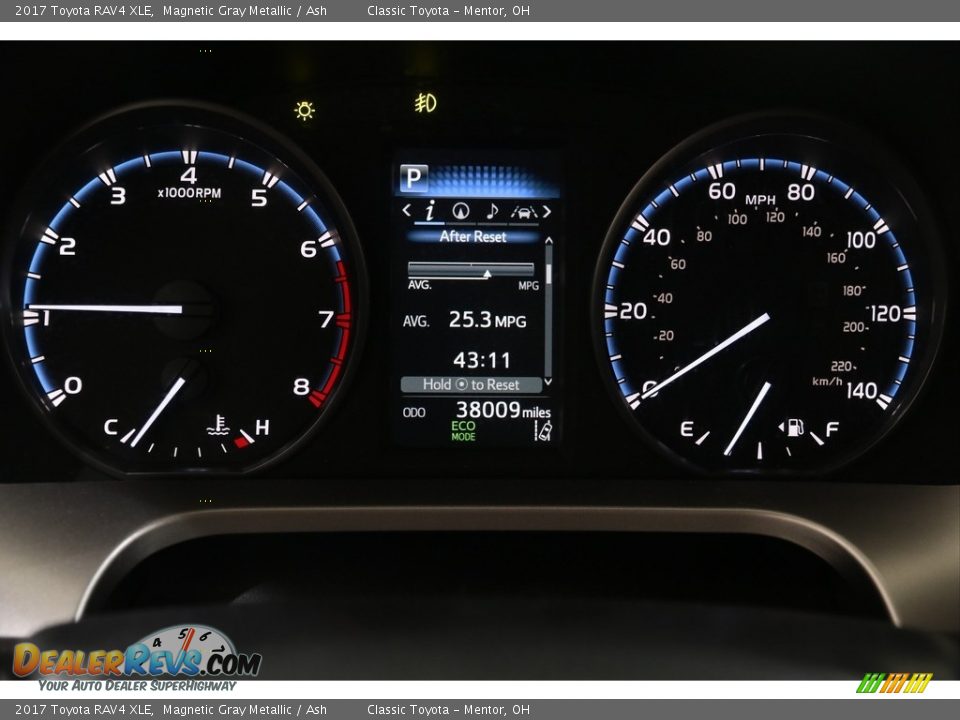 2017 Toyota RAV4 XLE Magnetic Gray Metallic / Ash Photo #8