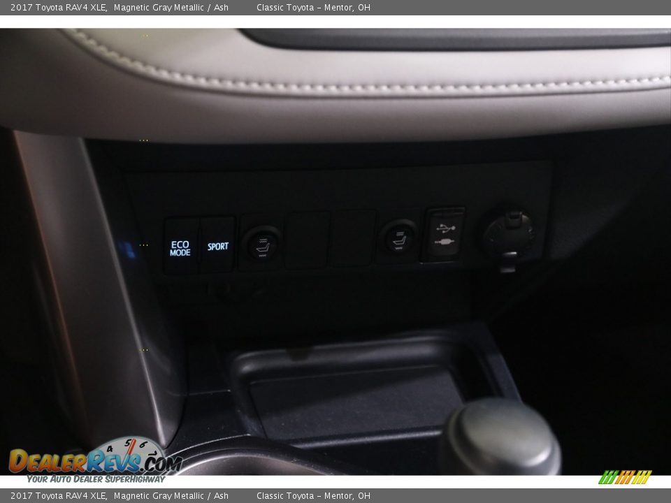 2017 Toyota RAV4 XLE Magnetic Gray Metallic / Ash Photo #12