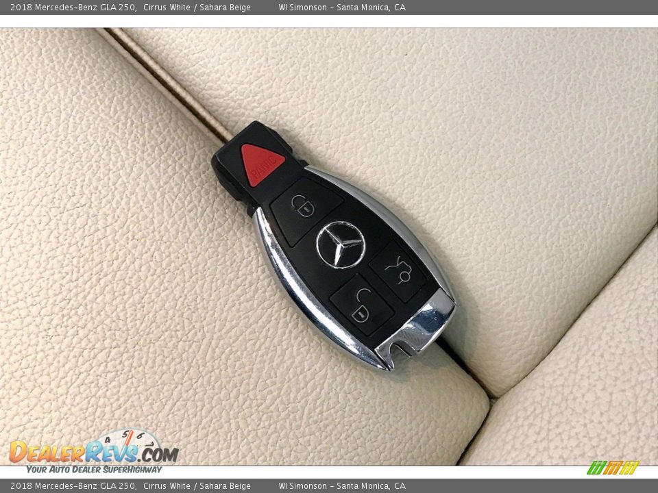 2018 Mercedes-Benz GLA 250 Cirrus White / Sahara Beige Photo #11