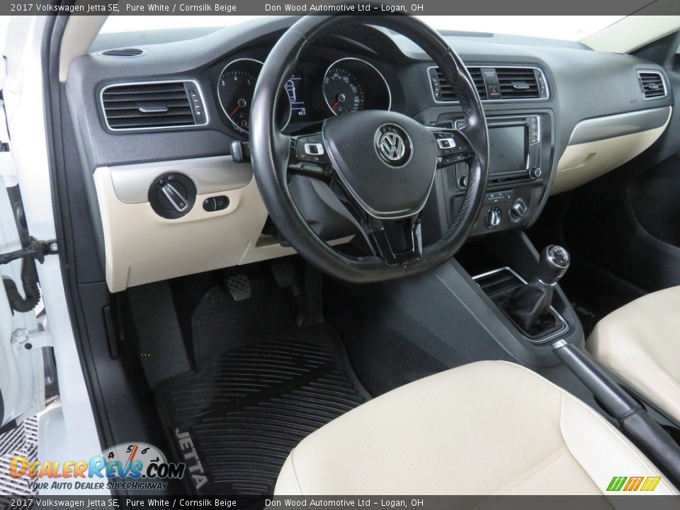 Front Seat of 2017 Volkswagen Jetta SE Photo #28