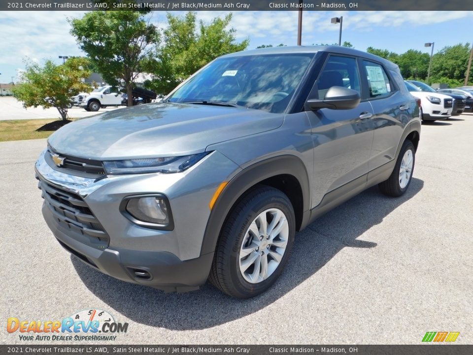 Front 3/4 View of 2021 Chevrolet Trailblazer LS AWD Photo #5