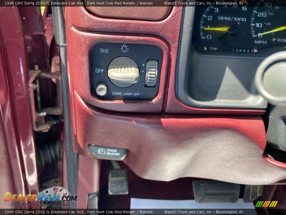 1996 GMC Sierra 1500 SL Extended Cab 4x4 Dark Hunt Club Red Metallic / Maroon Photo #11