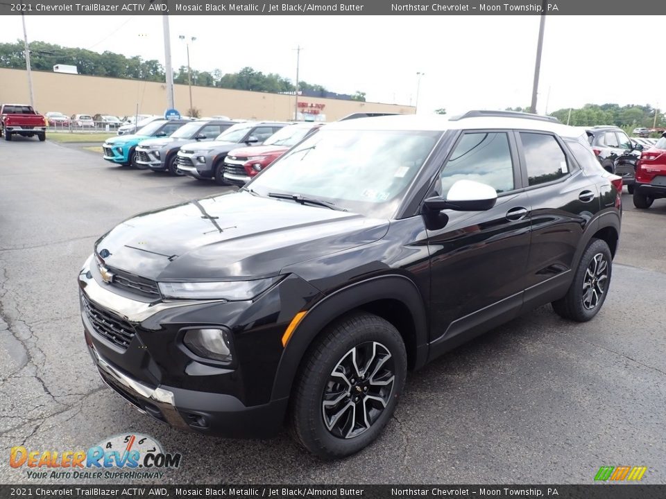 Front 3/4 View of 2021 Chevrolet TrailBlazer ACTIV AWD Photo #1