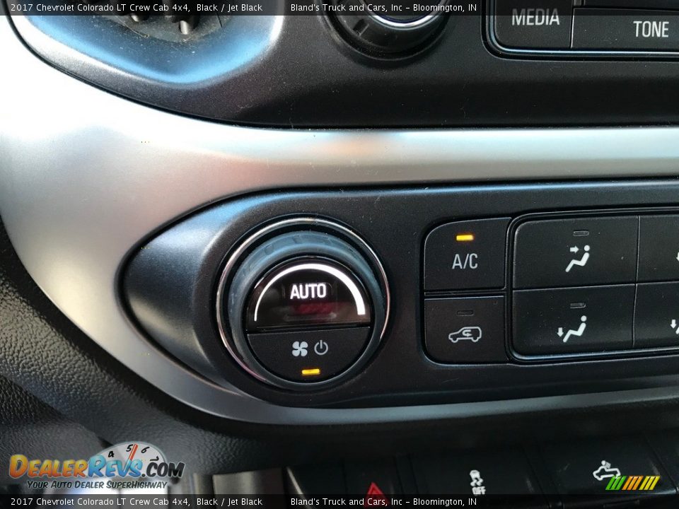 2017 Chevrolet Colorado LT Crew Cab 4x4 Black / Jet Black Photo #27