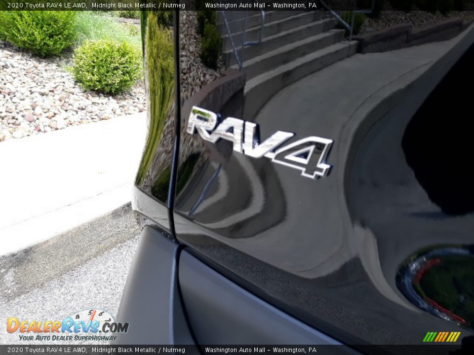 2020 Toyota RAV4 LE AWD Midnight Black Metallic / Nutmeg Photo #32