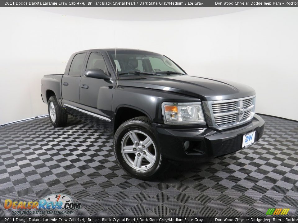 Front 3/4 View of 2011 Dodge Dakota Laramie Crew Cab 4x4 Photo #2