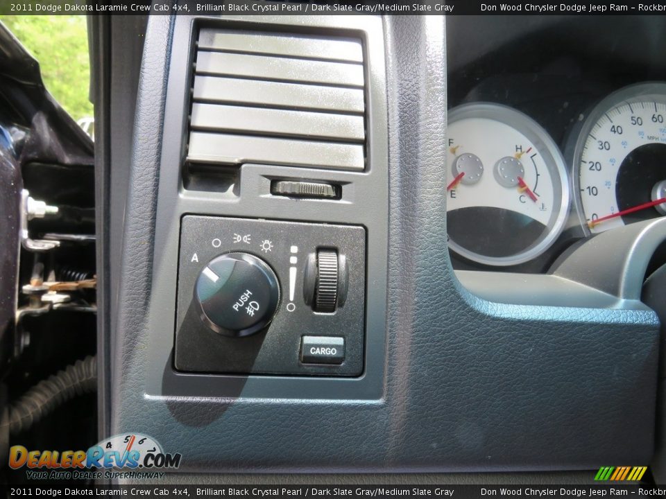 Controls of 2011 Dodge Dakota Laramie Crew Cab 4x4 Photo #17