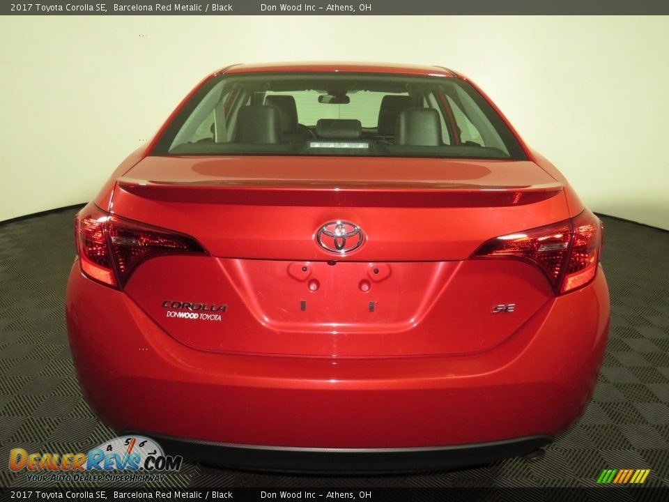 2017 Toyota Corolla SE Barcelona Red Metalic / Black Photo #10