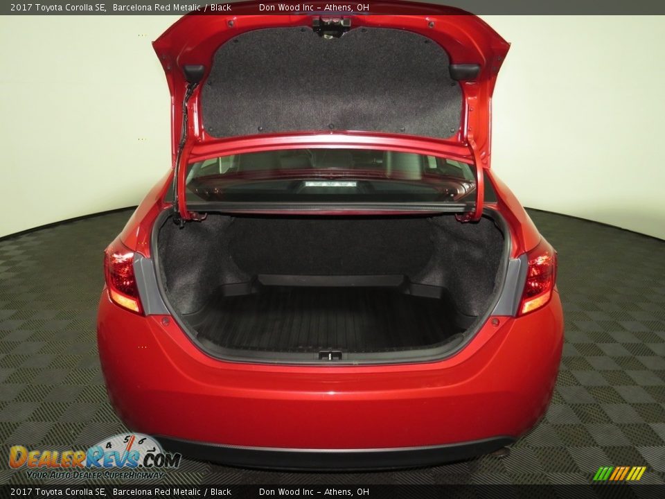 2017 Toyota Corolla SE Barcelona Red Metalic / Black Photo #11