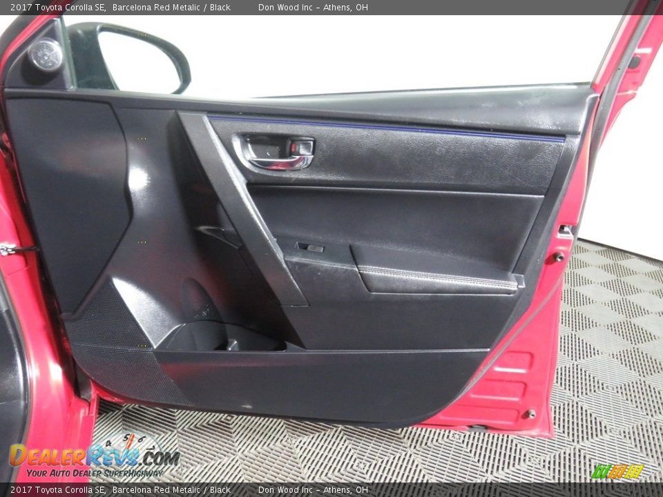 2017 Toyota Corolla SE Barcelona Red Metalic / Black Photo #23