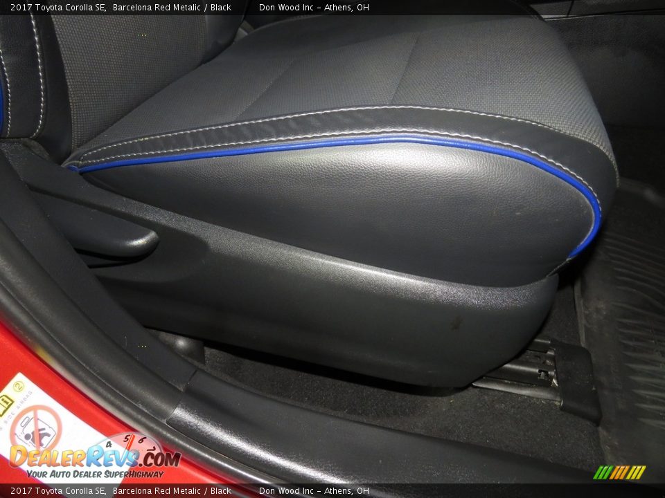 2017 Toyota Corolla SE Barcelona Red Metalic / Black Photo #24