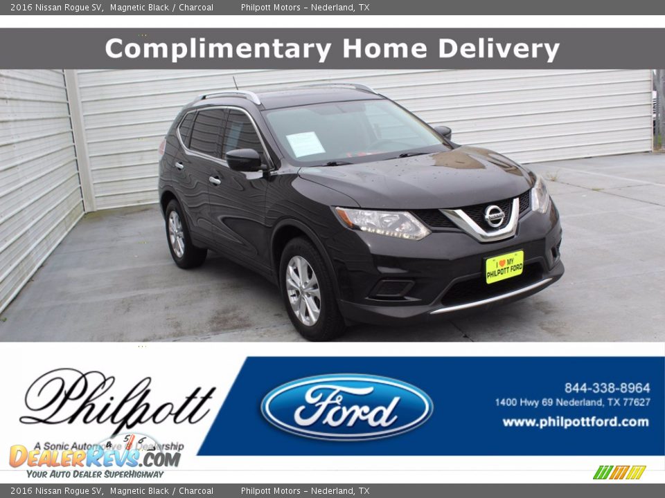 2016 Nissan Rogue SV Magnetic Black / Charcoal Photo #1