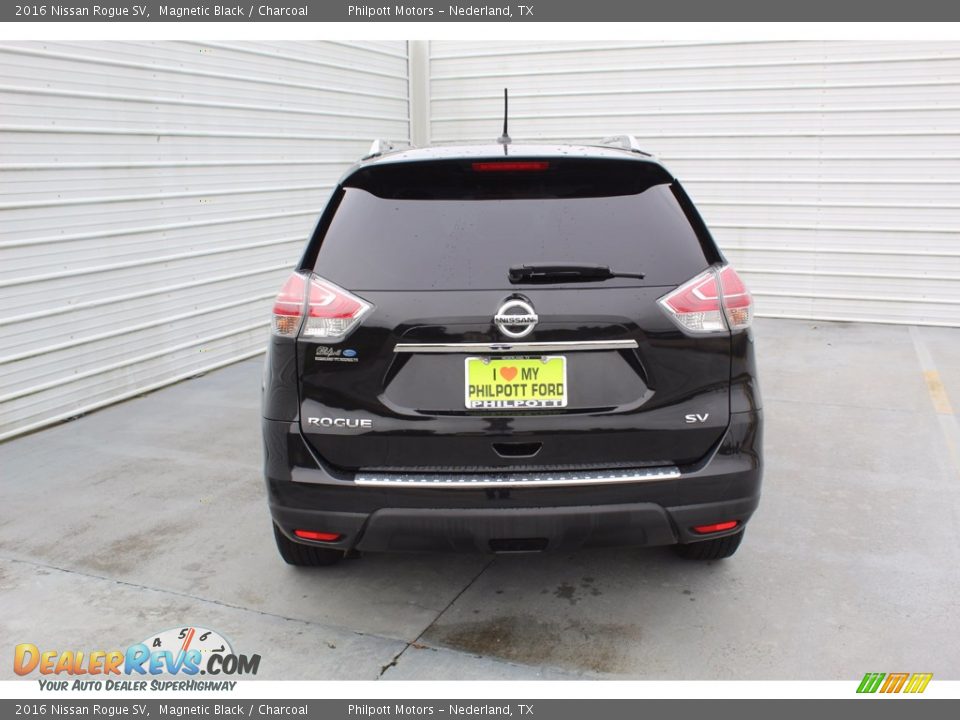 2016 Nissan Rogue SV Magnetic Black / Charcoal Photo #9