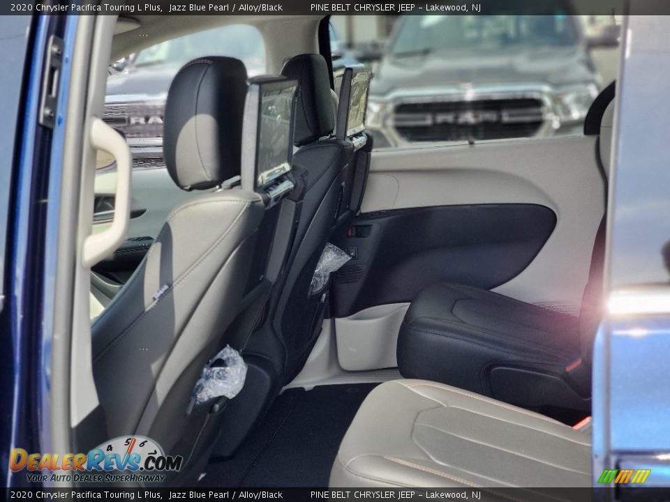 2020 Chrysler Pacifica Touring L Plus Jazz Blue Pearl / Alloy/Black Photo #9