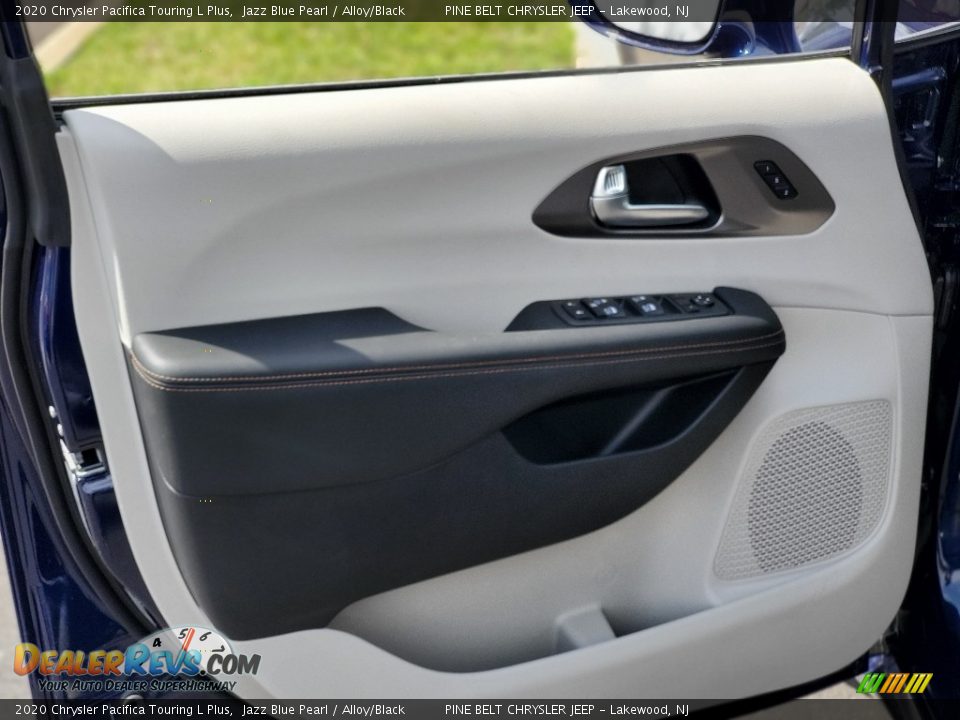 2020 Chrysler Pacifica Touring L Plus Jazz Blue Pearl / Alloy/Black Photo #13