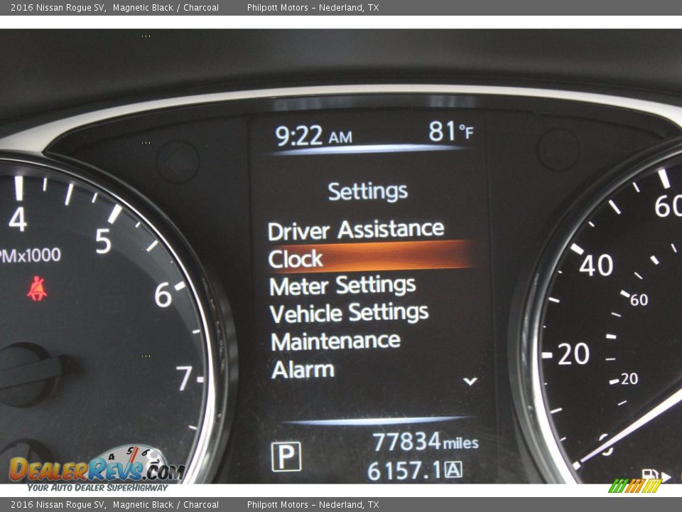 2016 Nissan Rogue SV Magnetic Black / Charcoal Photo #19