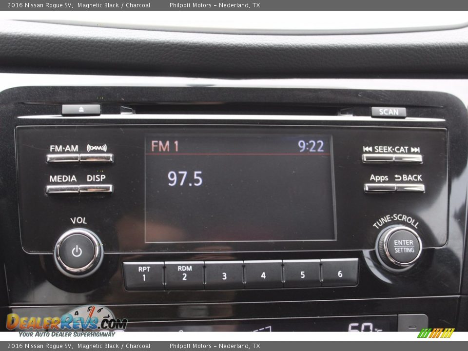 2016 Nissan Rogue SV Magnetic Black / Charcoal Photo #20