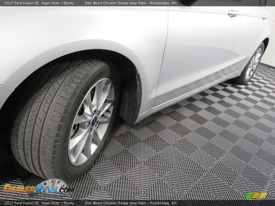 2017 Ford Fusion SE Ingot Silver / Ebony Photo #9