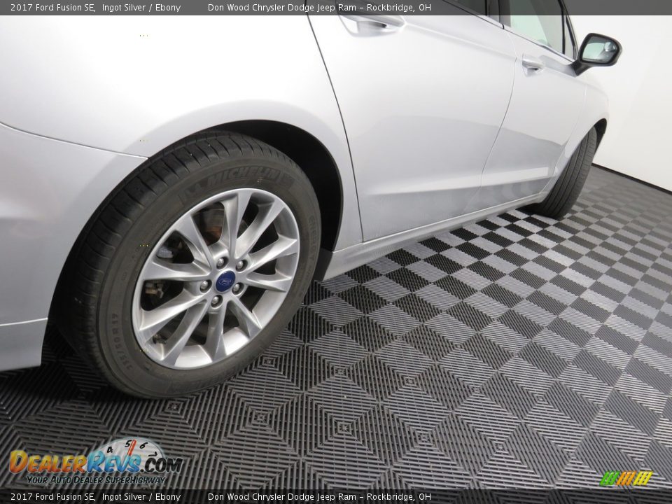 2017 Ford Fusion SE Ingot Silver / Ebony Photo #16