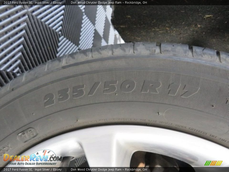 2017 Ford Fusion SE Ingot Silver / Ebony Photo #17
