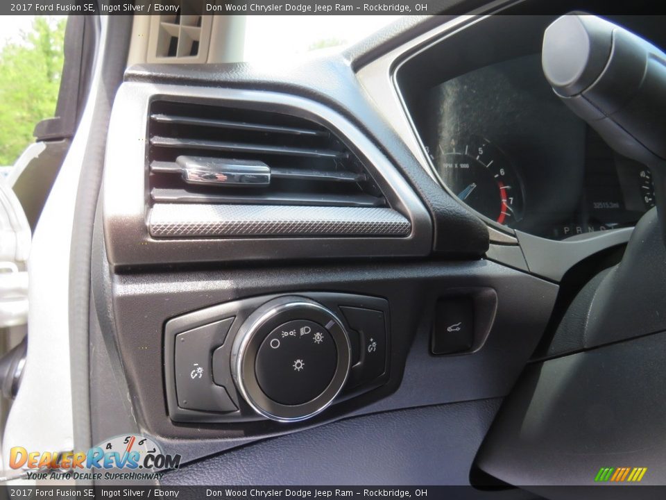 2017 Ford Fusion SE Ingot Silver / Ebony Photo #19