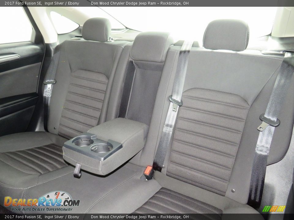 2017 Ford Fusion SE Ingot Silver / Ebony Photo #32