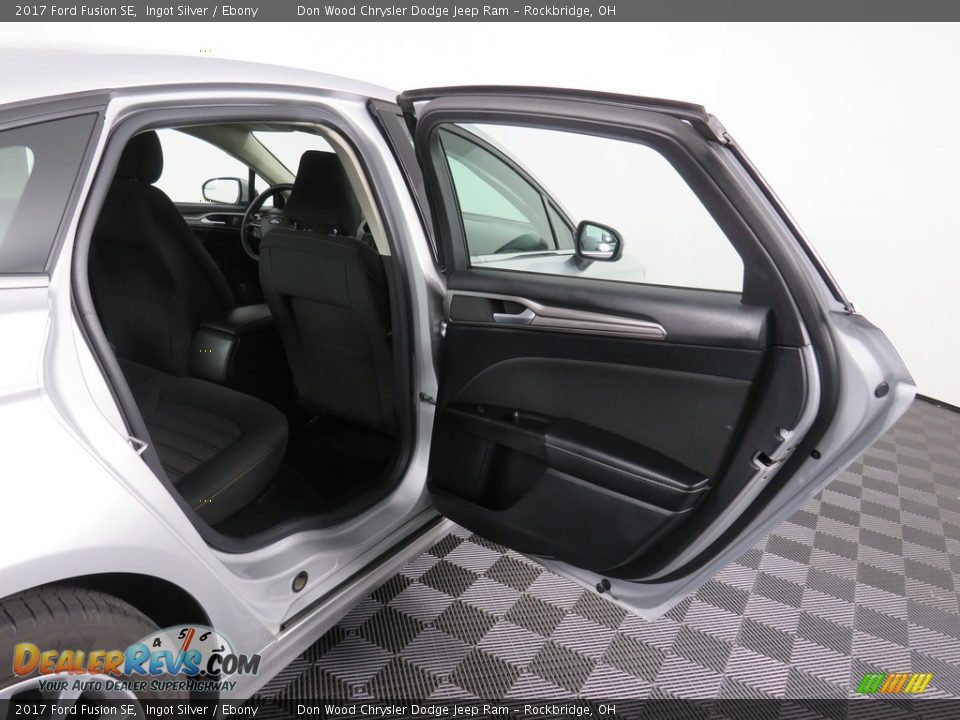 2017 Ford Fusion SE Ingot Silver / Ebony Photo #36