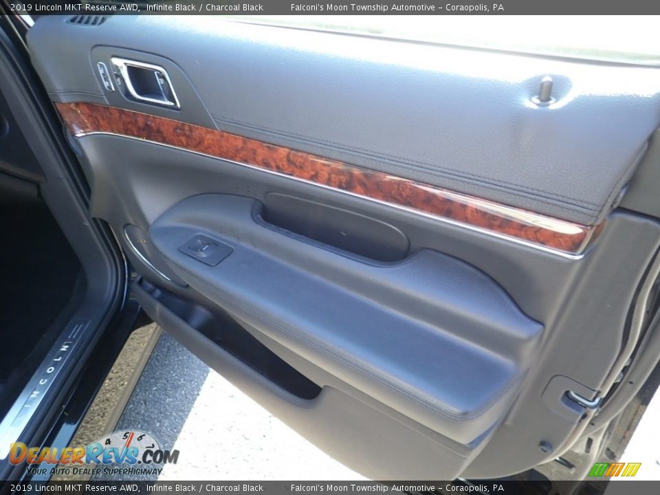 2019 Lincoln MKT Reserve AWD Infinite Black / Charcoal Black Photo #12