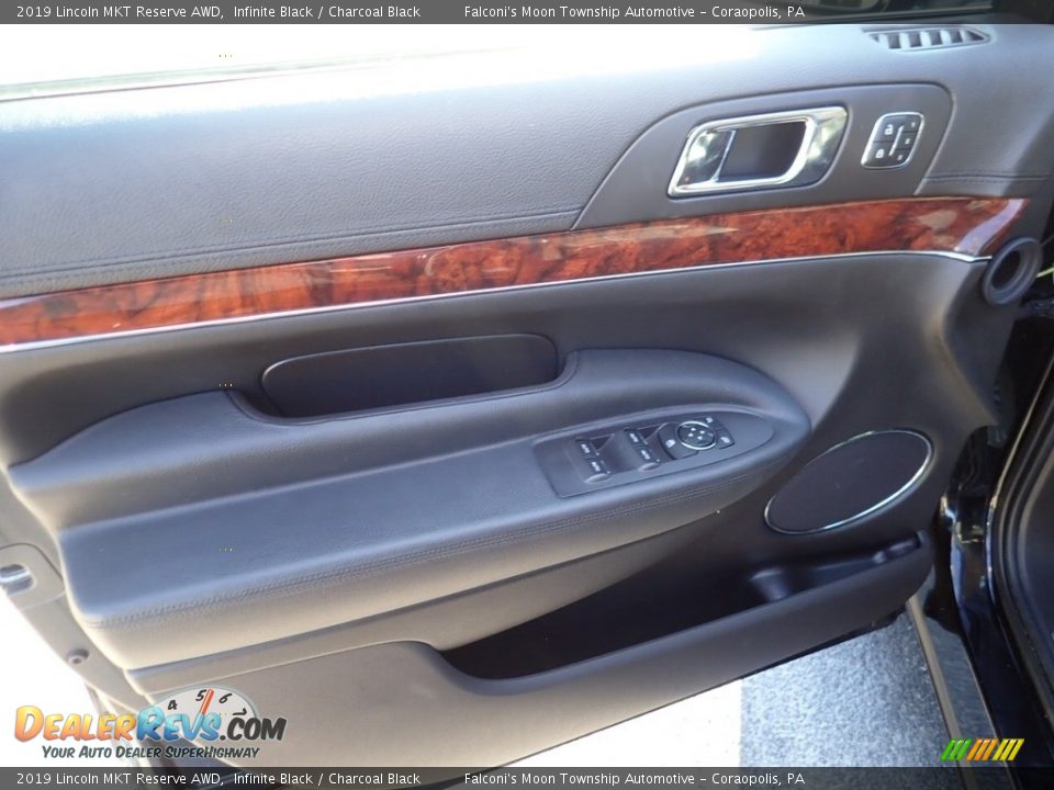 2019 Lincoln MKT Reserve AWD Infinite Black / Charcoal Black Photo #18