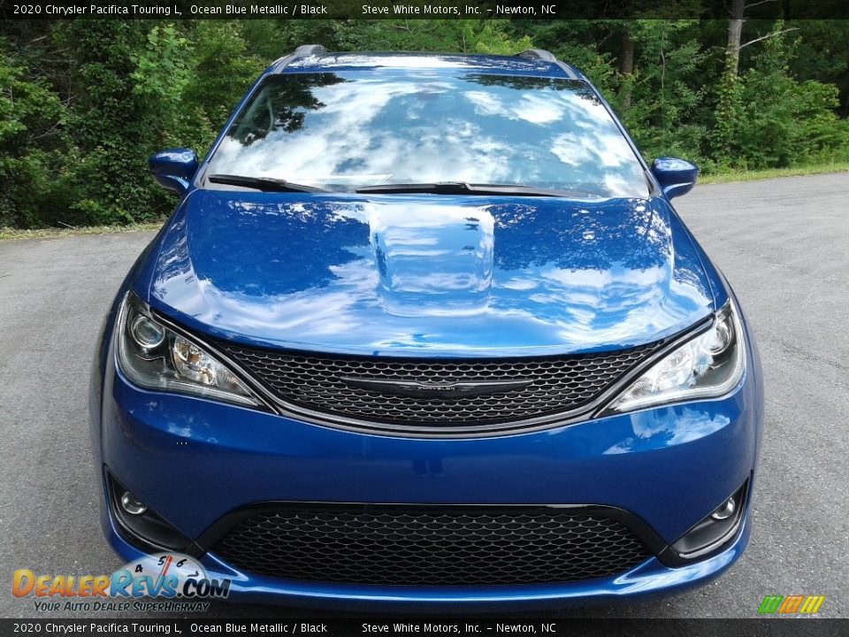 2020 Chrysler Pacifica Touring L Ocean Blue Metallic / Black Photo #3